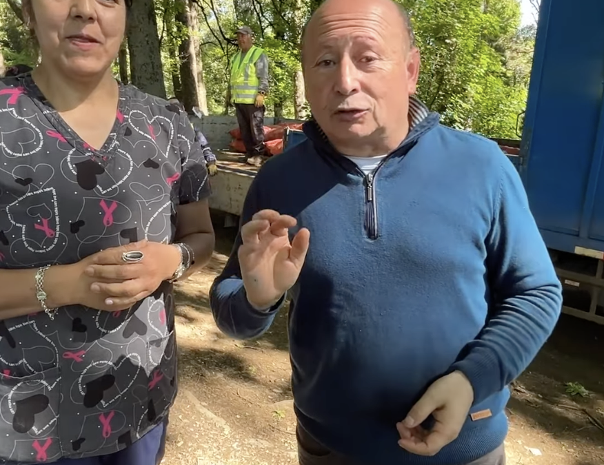 Municipio entrega sacos de papas a familias de la Población Manuel Rodríguez y La Araucana